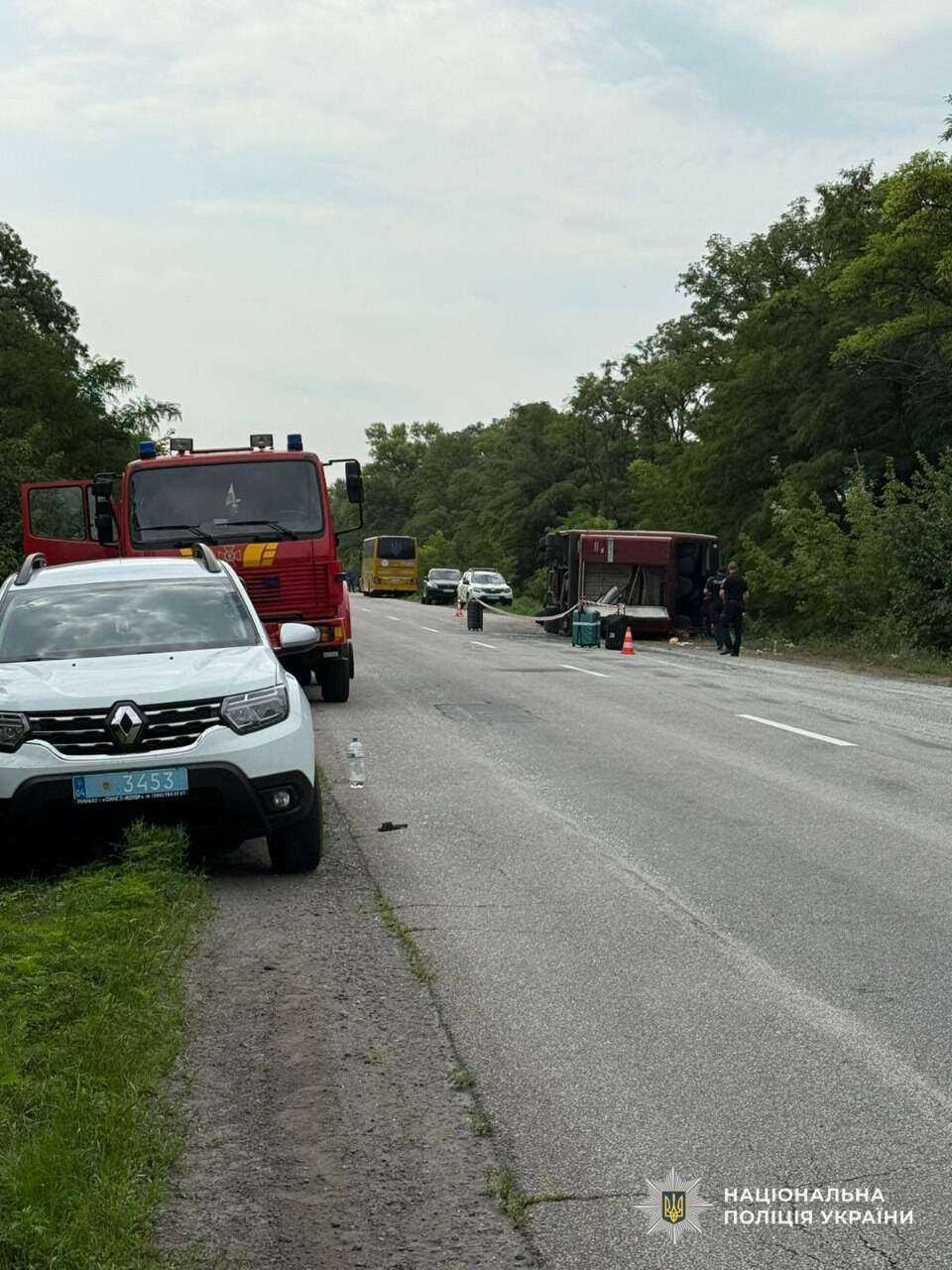 Смертельна ДТП під Дніпром: перекинувся пасажирський автобус