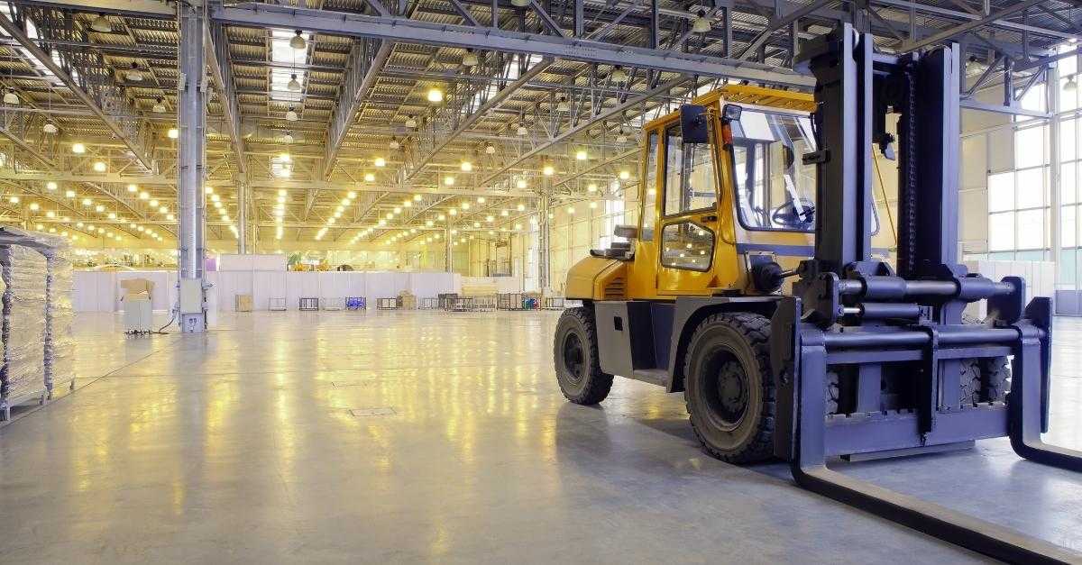 Вилочный погрузчик — универсальное решение для складской и производственной логистики