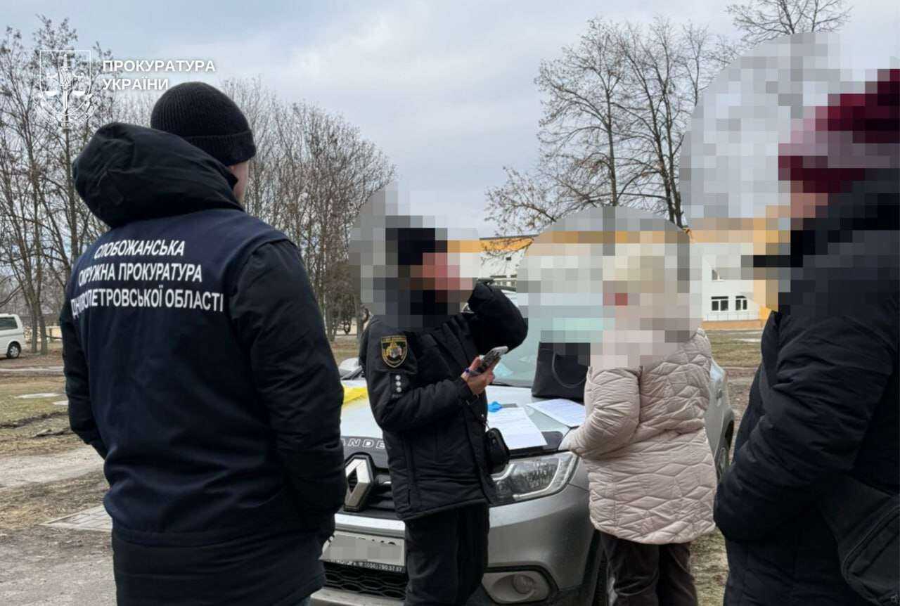 4,5 тисячі доларів за “інвалідність”: на Дніпропетровщині викрили трьох працівників лікарні