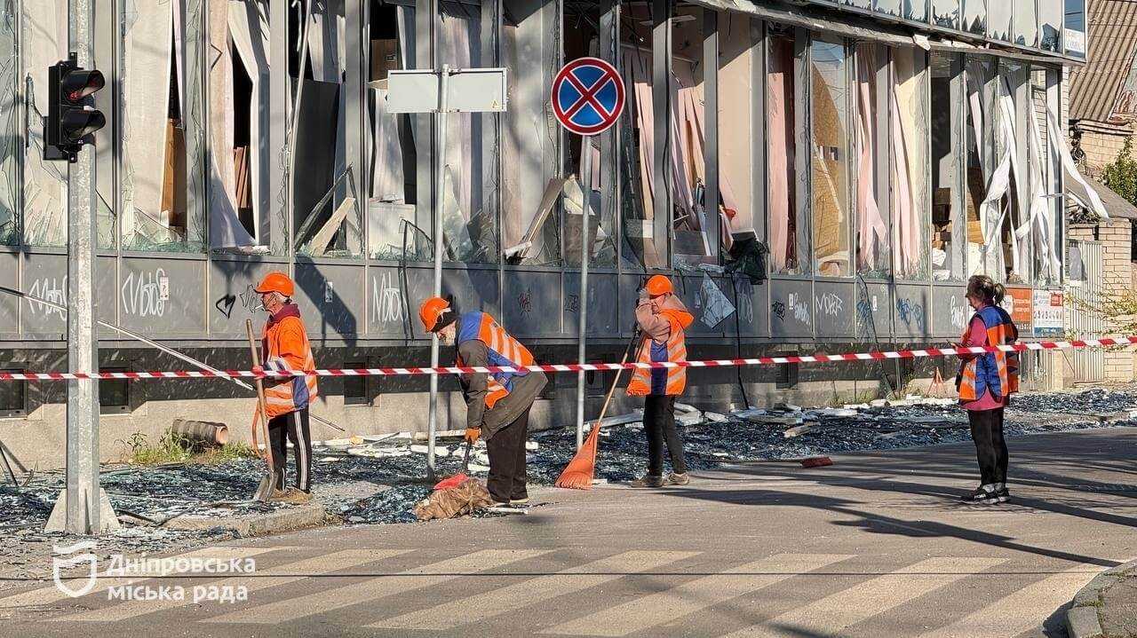 Ракетний удар по Дніпру: є загиблий і постраждалі