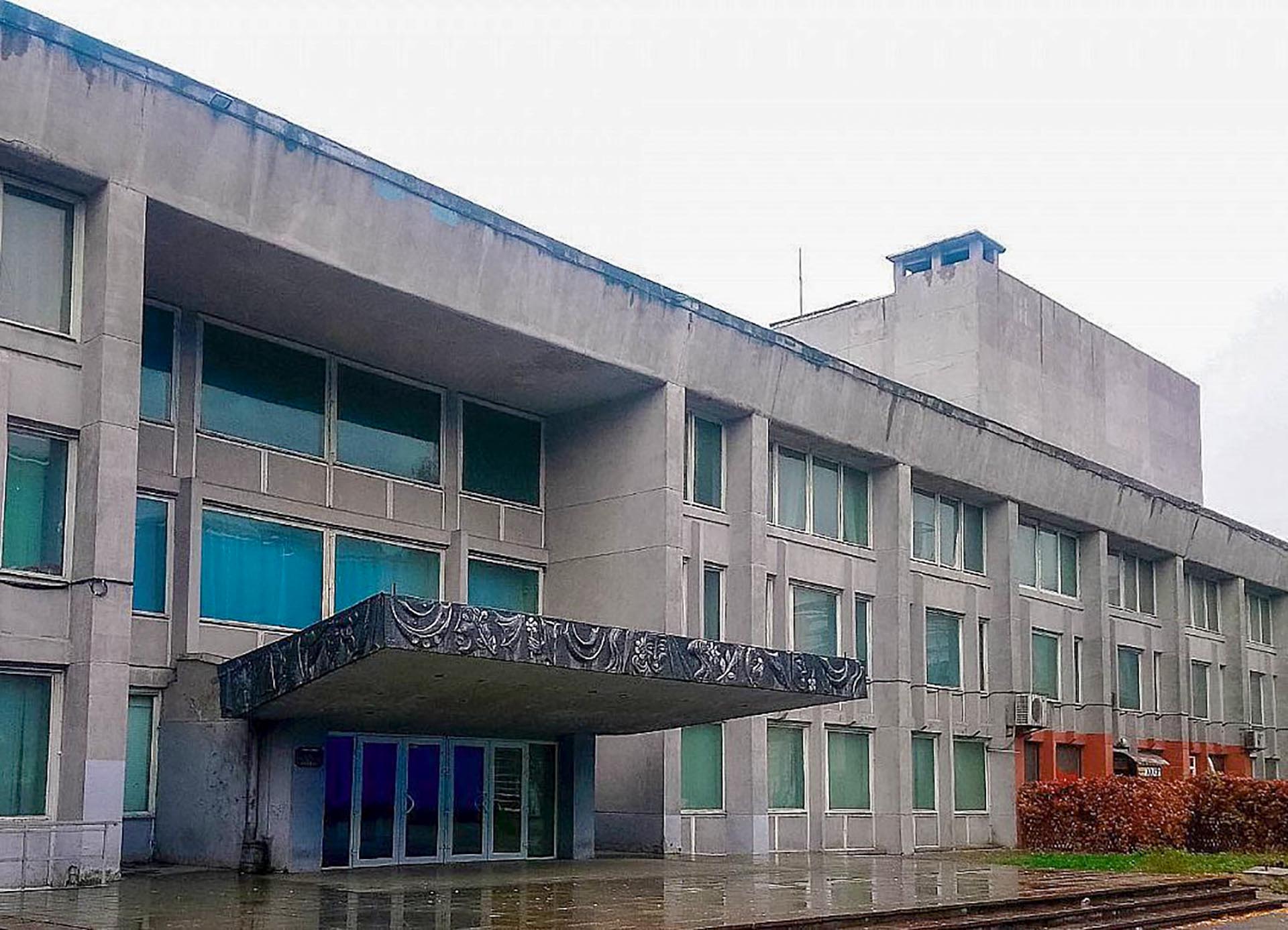 Ось кілька варіантів унікальної назви, довжиною до 160 символів:

1 млн грн на вікна: "Шинник" у Дніпрі отримав проєкт заміни, але ціна та результат❓ (84 символи)
У Дніпрі "Шинник": за мільйон замовили проєкт заміни вікон. Де результат? (84 символи)
Мільйон на вікна для "Шинника" в Дніпрі: готовий проєкт - чи є прогрес? (86 символів)
"Шинник" у Дніпрі: проєкт заміни вікон за 1 млн. Замовлено, але де виконання? (88 символів)
1 мільйон за проєкт заміни вікон у "Шиннику" (Дніпро): очікування vs. реальність. (93 символи)