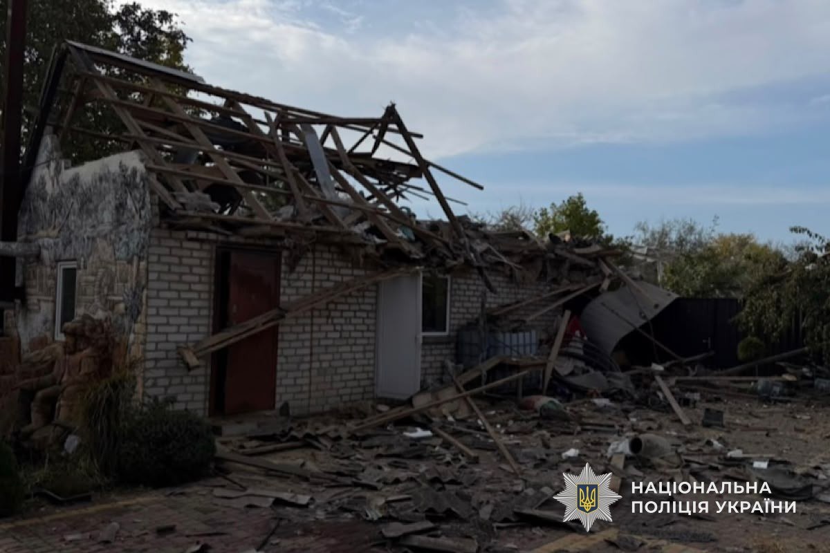 Дніпропетровщина: ворожі атаки забрали життя, є поранені. Поліція показала жахливі наслідки.