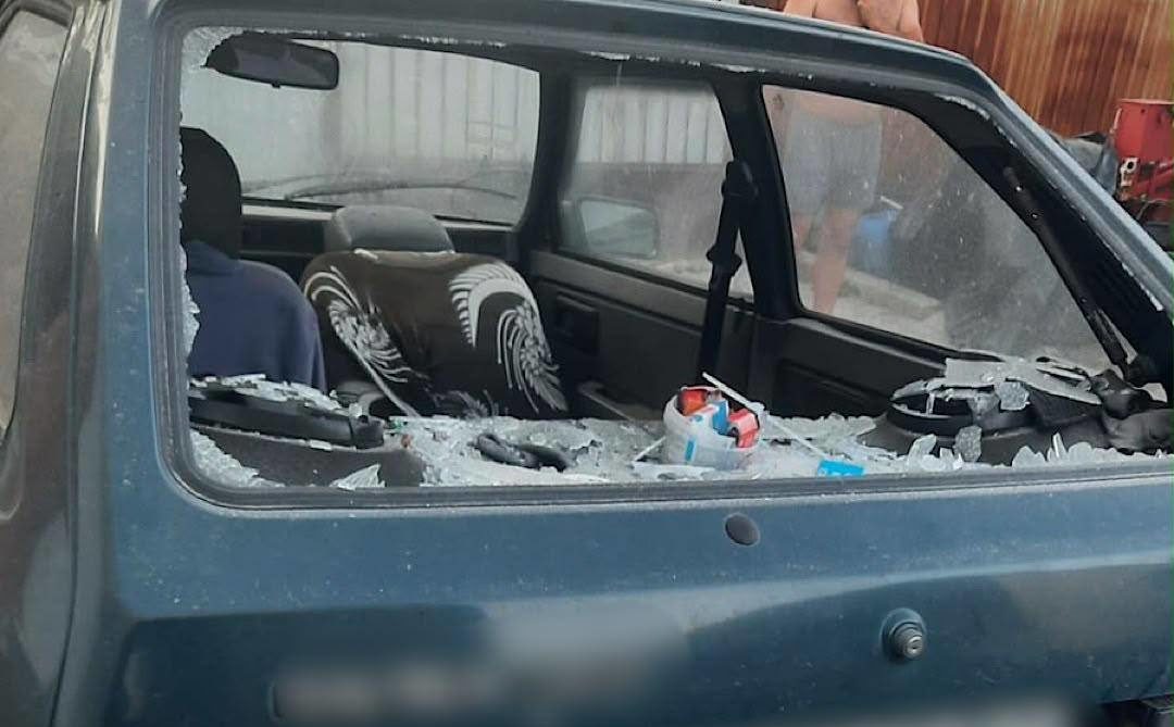 Нікопольщина під вогнем: 70+ атак за добу, поліція фіксує наслідки.