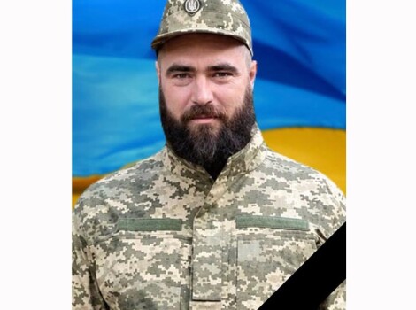 Прощання з Героєм: Кам'янське попрощається із захисником Євгеном Савчинським з Дніпра.
