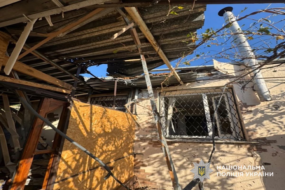 Ворог вдарив по Дніпропетровщині: інфраструктура, будинки під ударом. Поліція документує.